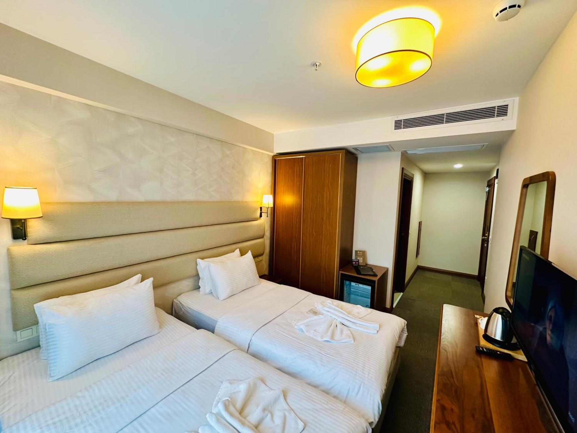 Istanbul Midpoint Hotel Bagian luar foto