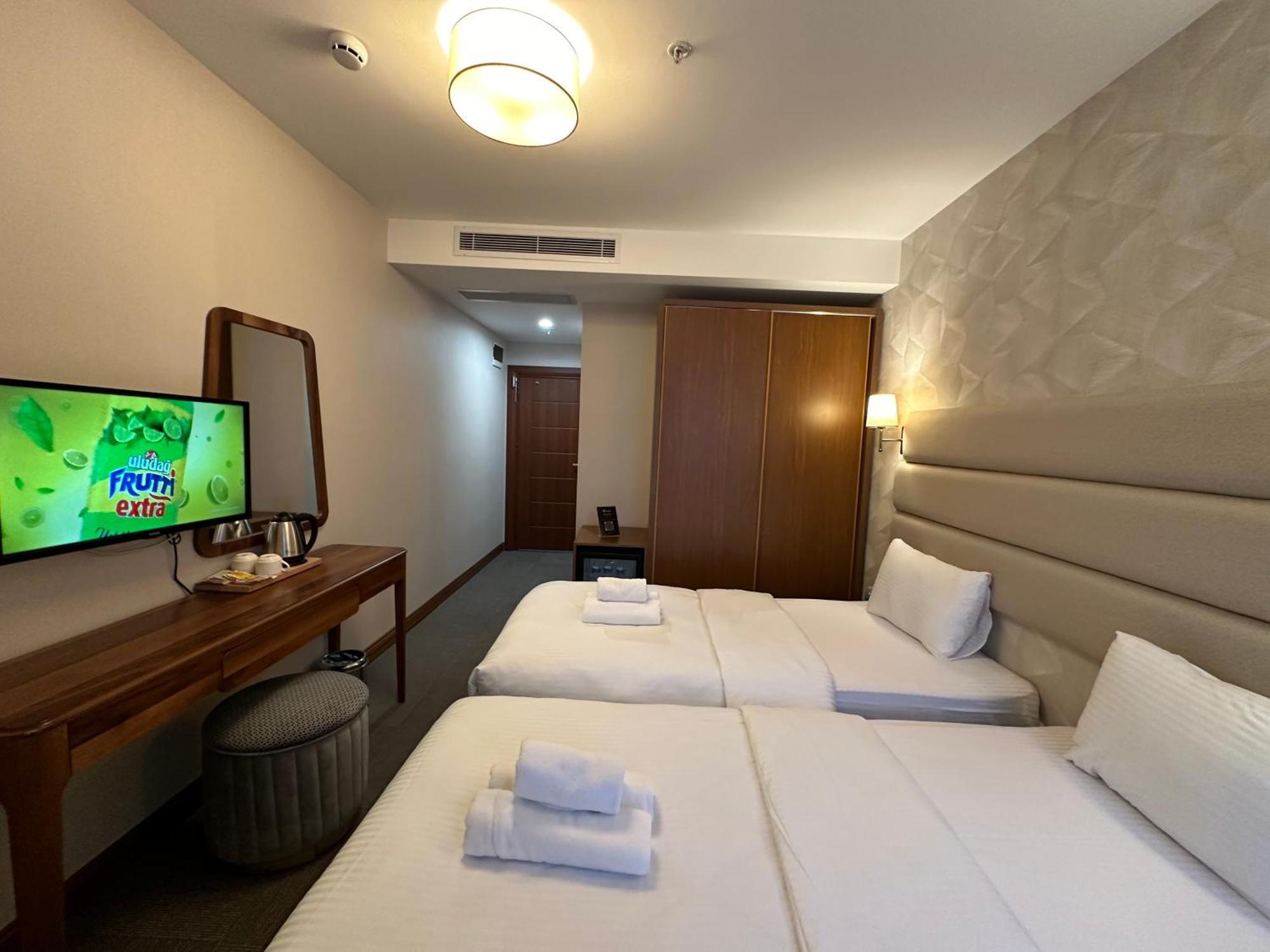 Istanbul Midpoint Hotel Bagian luar foto