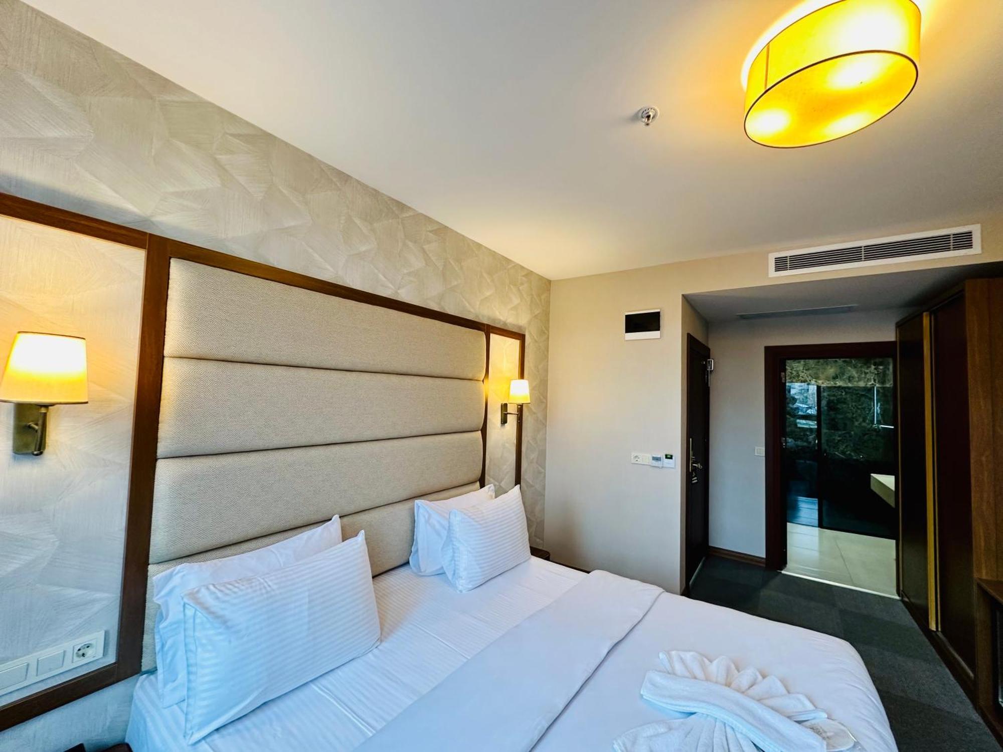 Istanbul Midpoint Hotel Bagian luar foto