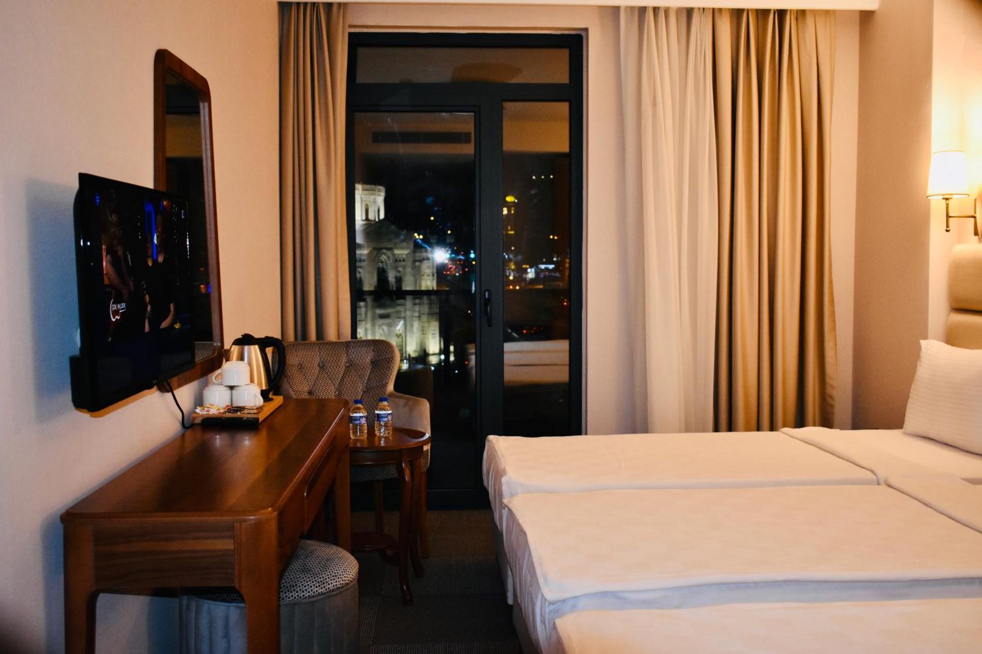 Istanbul Midpoint Hotel Bagian luar foto